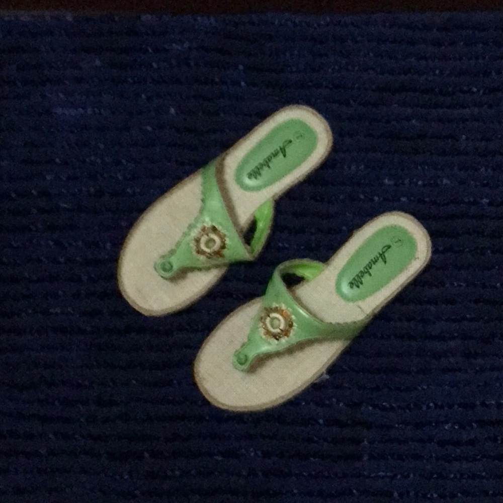 Shoe - Picture 2 of 2